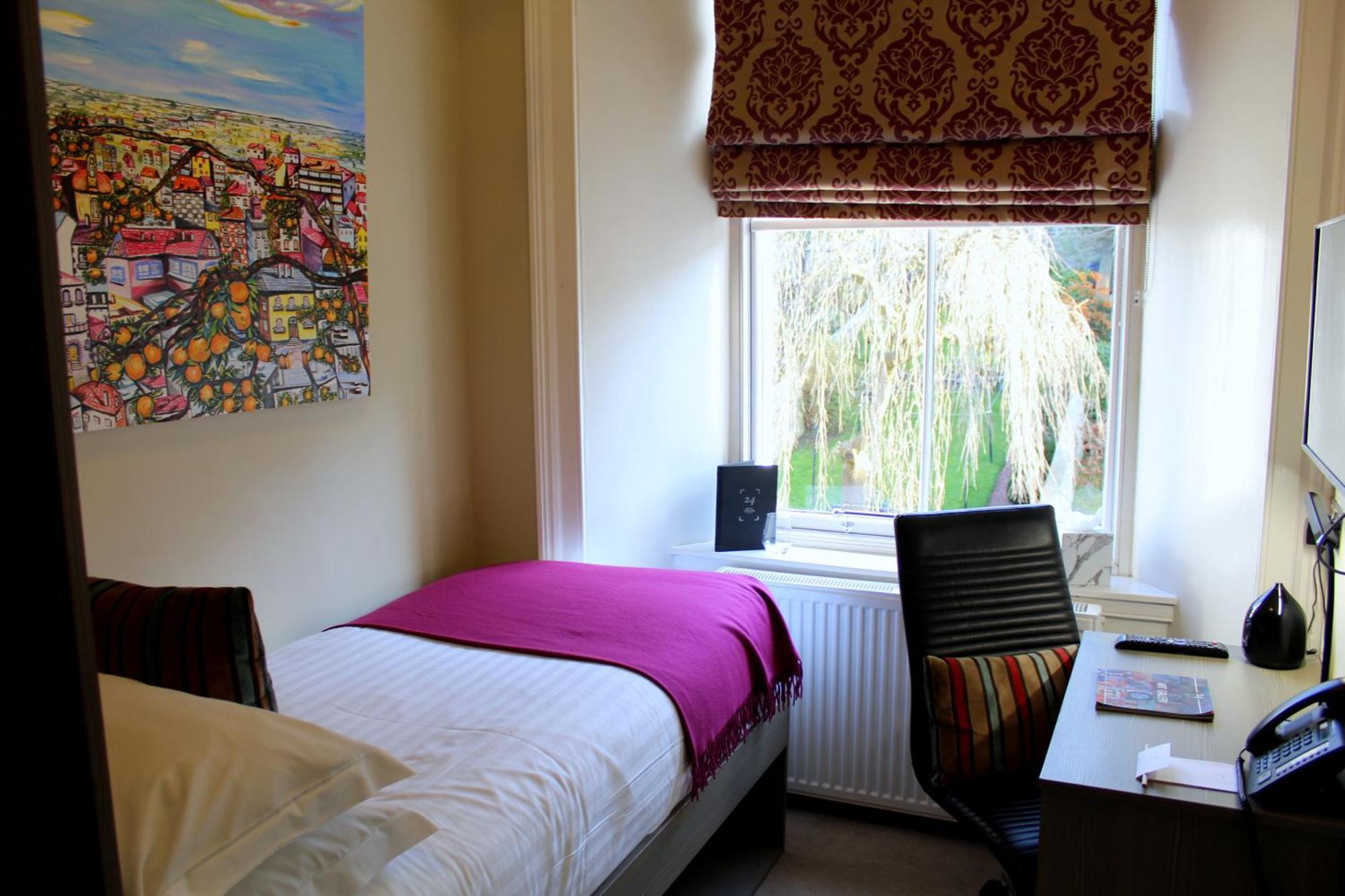 24 Royal Terrace 4* EDI